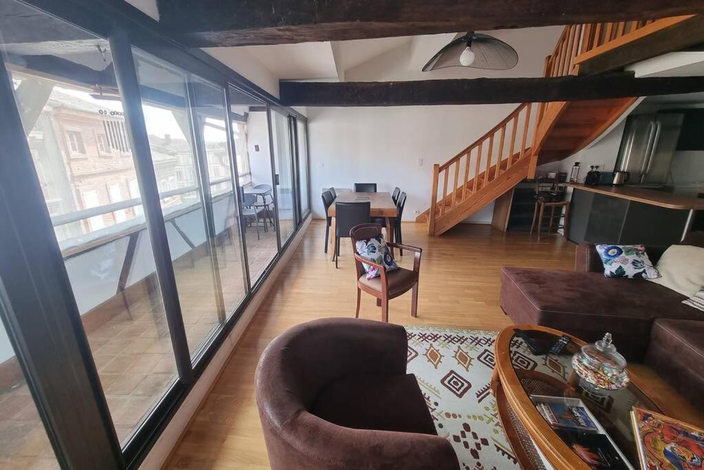 Appartement Exceptionnel 4 Etoiles Hyper Centre Albi 65 M2 Au 4Eme Etage Sans Ascenseur Avec Une Tour Du 12Eme Siecle Bagian luar foto