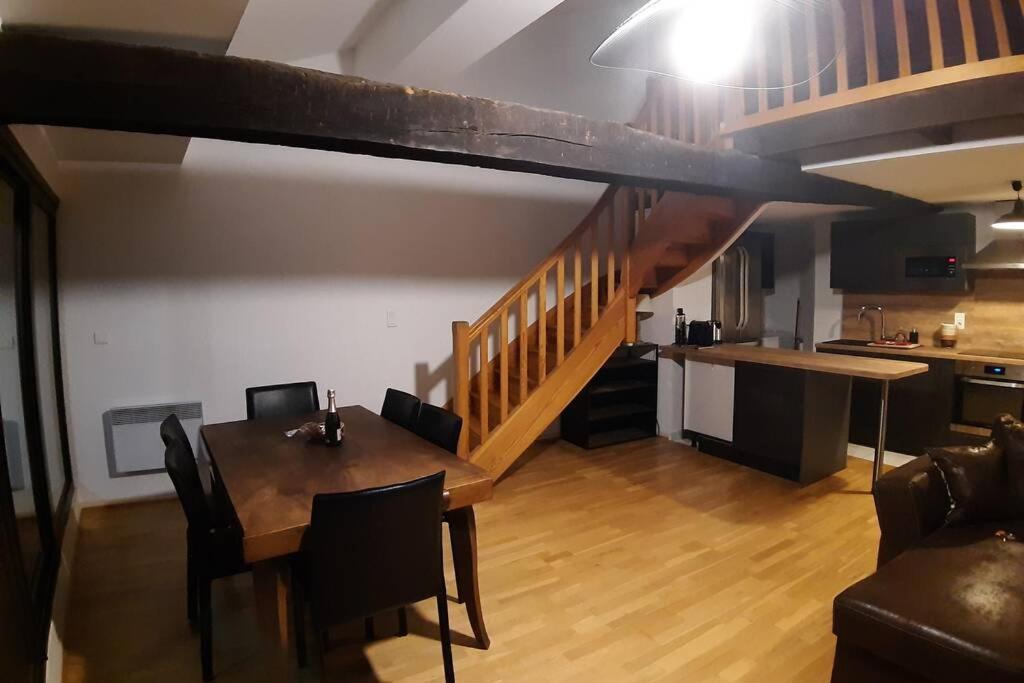 Appartement Exceptionnel 4 Etoiles Hyper Centre Albi 65 M2 Au 4Eme Etage Sans Ascenseur Avec Une Tour Du 12Eme Siecle Bagian luar foto